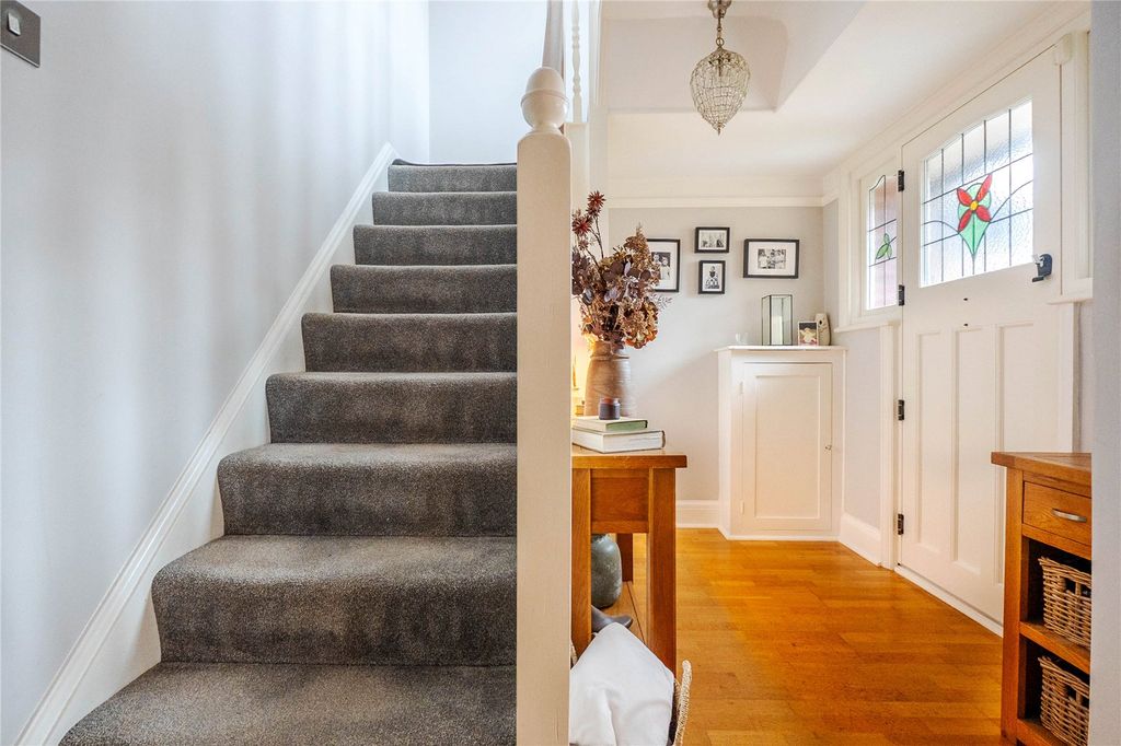 Additional image 9 of 3 bed semi-detached house for saleBarton Avenue, Dunstable, Bedfordshire LU5