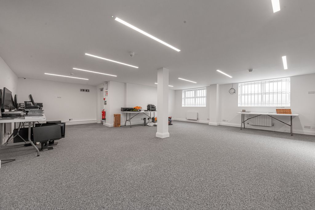 Property photo 2 of 11 Riverside House, Basement-002