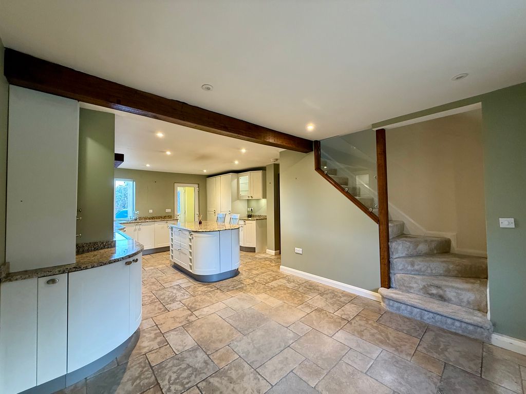 Property photo 2 of 20 Img8497