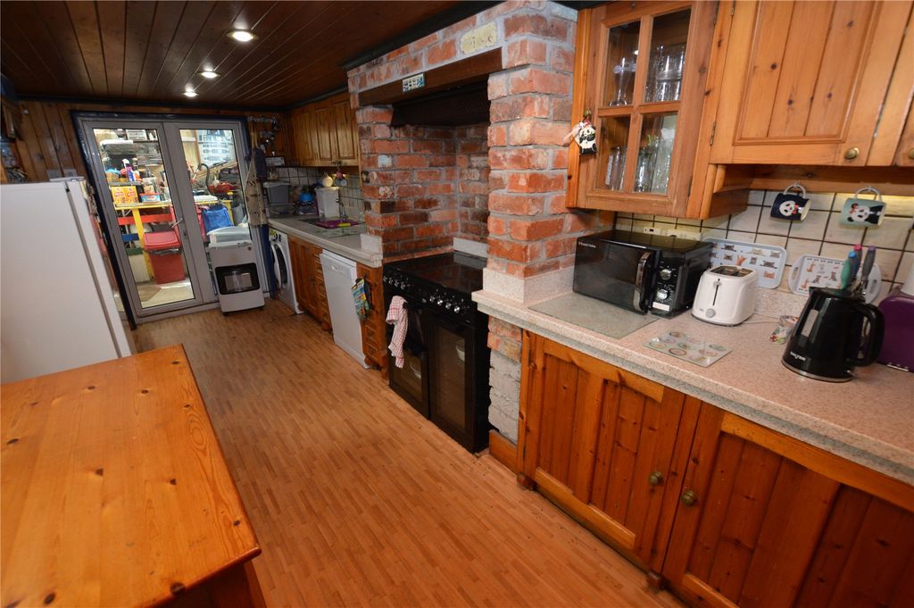 Property photo 2 of 17 Picture No. 08