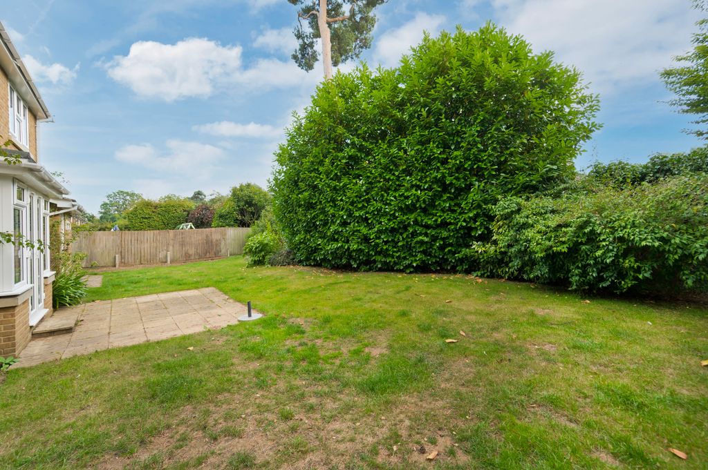 Property photo 3 of 21 19 Clevedon 07