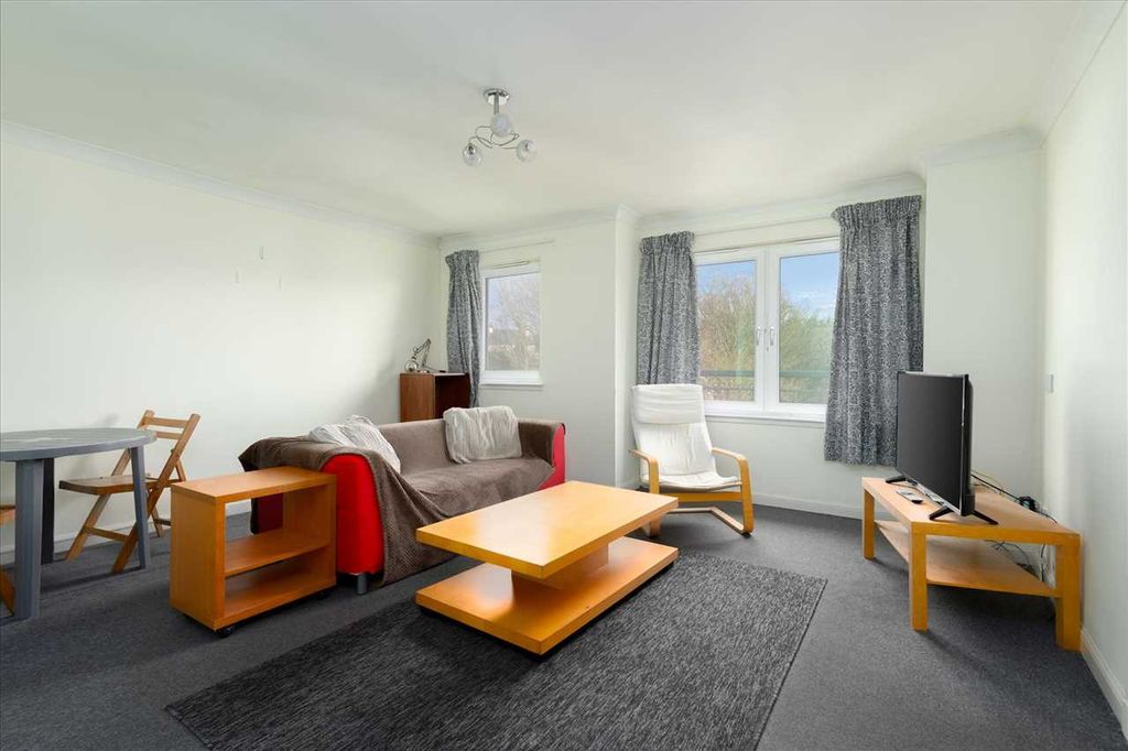 Property photo 2 of 12 Lounge