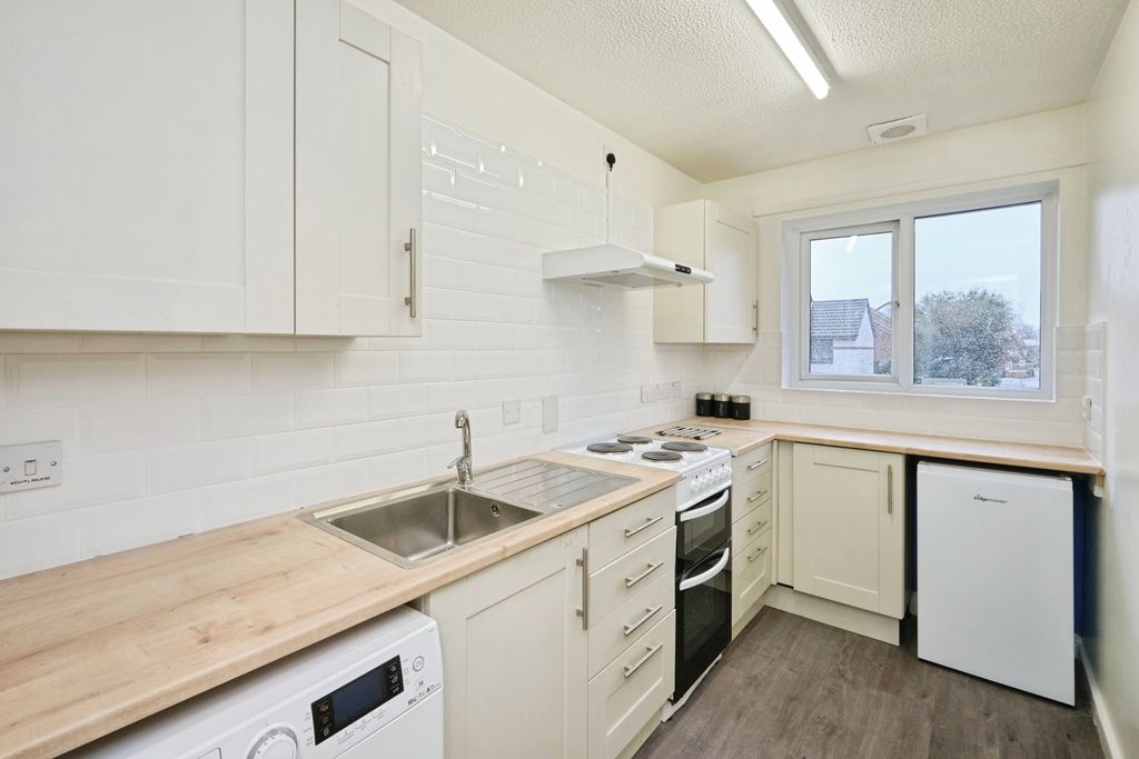 Property photo 3 of 18 Pbox-Img.Jpg