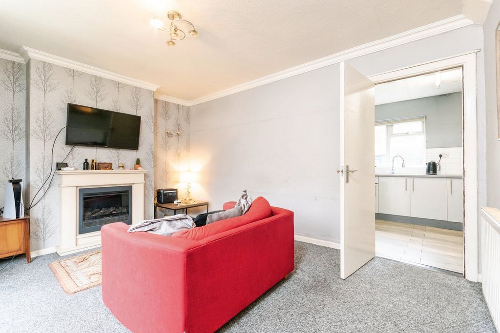 Property photo 2 of 12