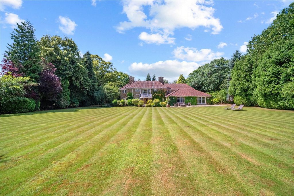 Property photo 2 of 21 Garden