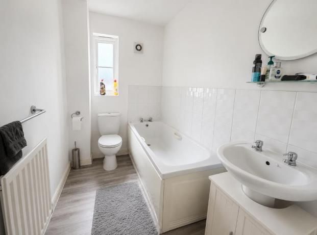 Property photo 3 of 6 Bathroom