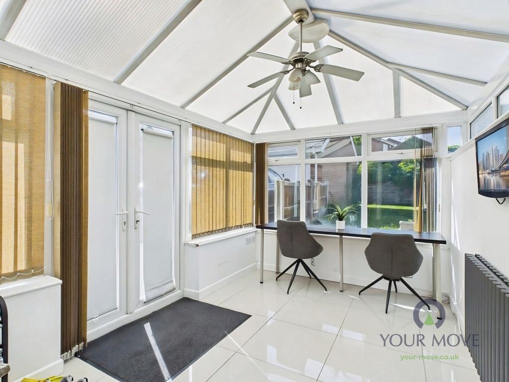 Property photo 2 of 16 Conservatory