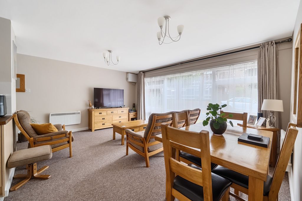 Property photo 2 of 16 Sitting/Dining Room