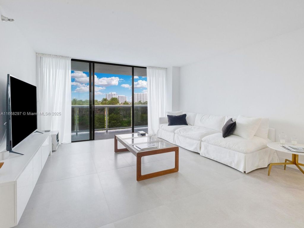 Property photo 3 of 32 <Alttext/>