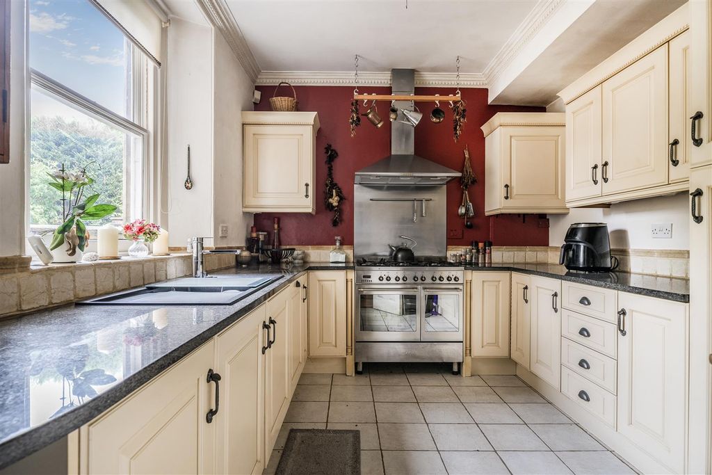 Property photo 3 of 19 1356128-12-68Ca89945189B.Jpg