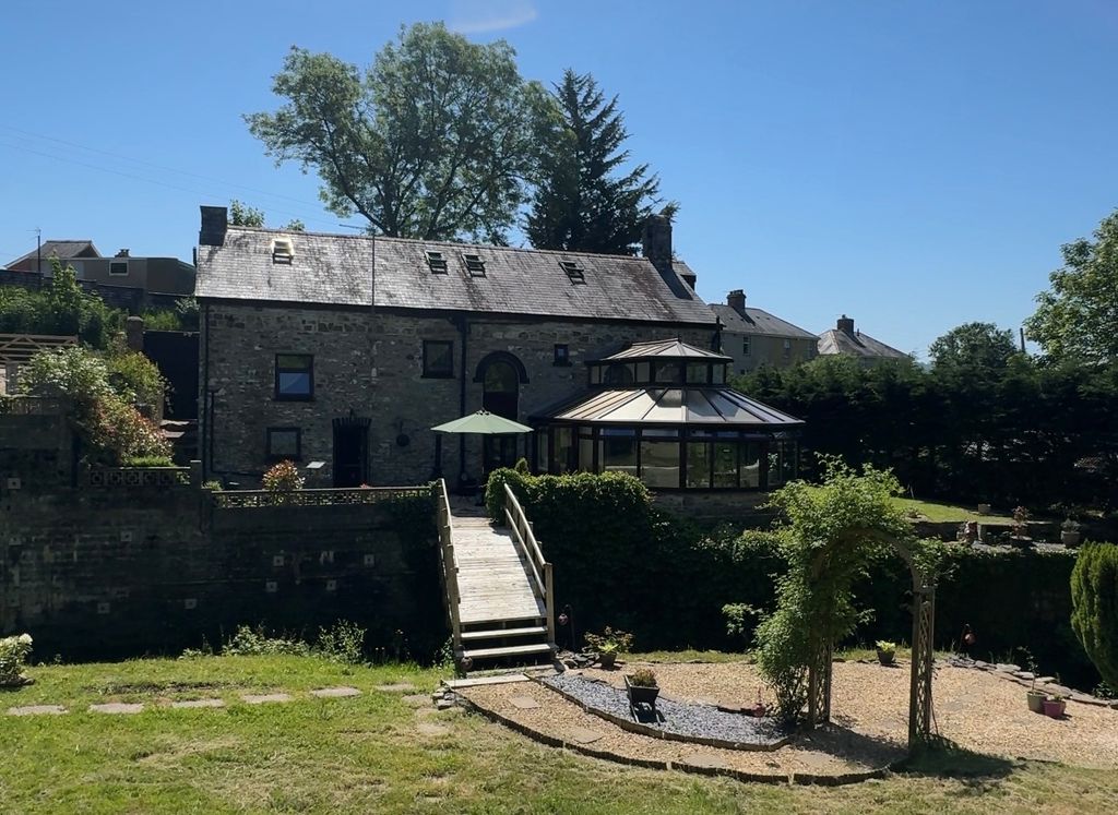 Property photo 2 of 56 3973484