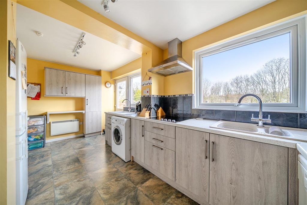 Property photo 3 of 18 1422132-19-69A9654d2F451.Jpg