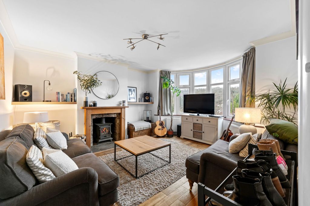 Property photo 2 of 22