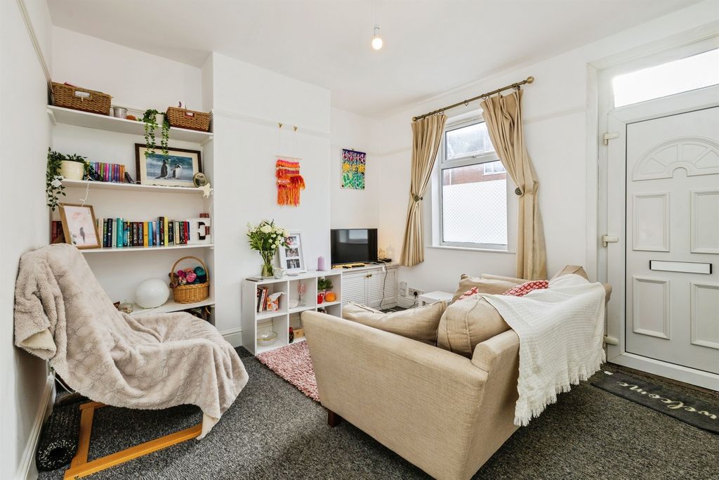 Property photo 2 of 16 Image