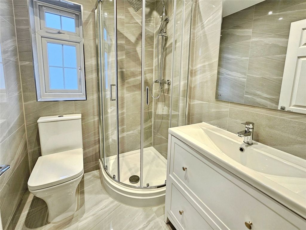 Property photo 3 of 5 Picture No. 16