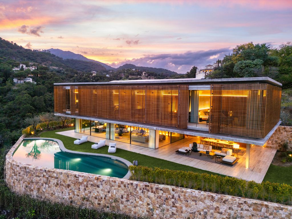 Property photo 1 of 61