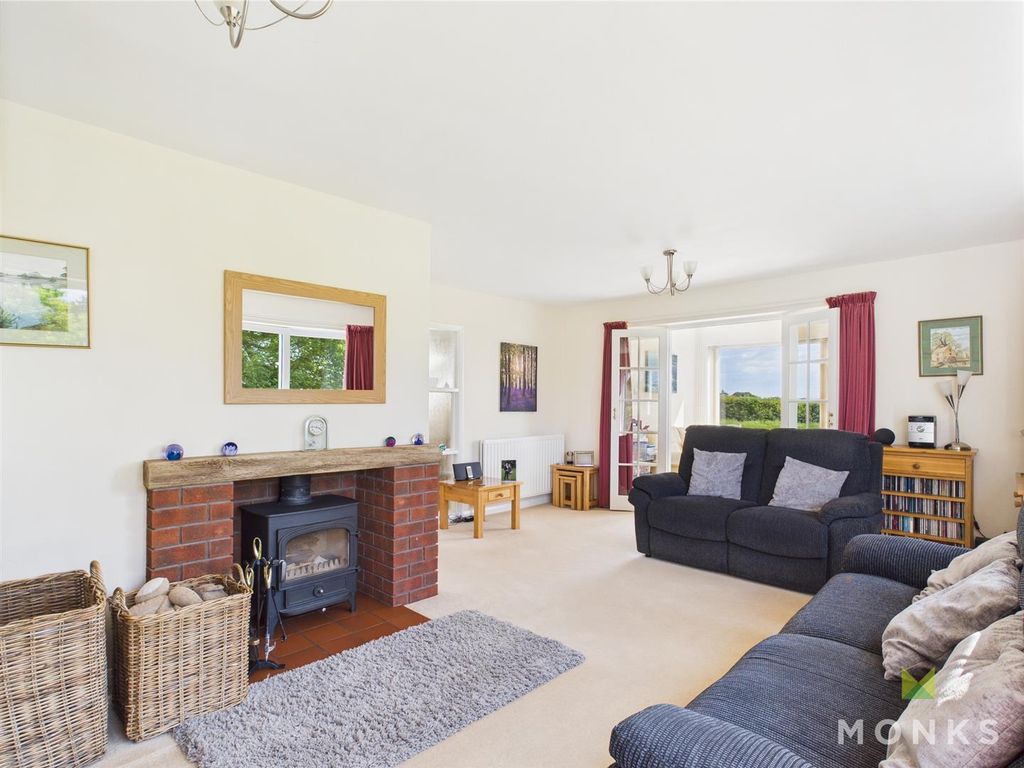Property photo 3 of 27 Cam01520G0-Pr0203-Still019.Jpg