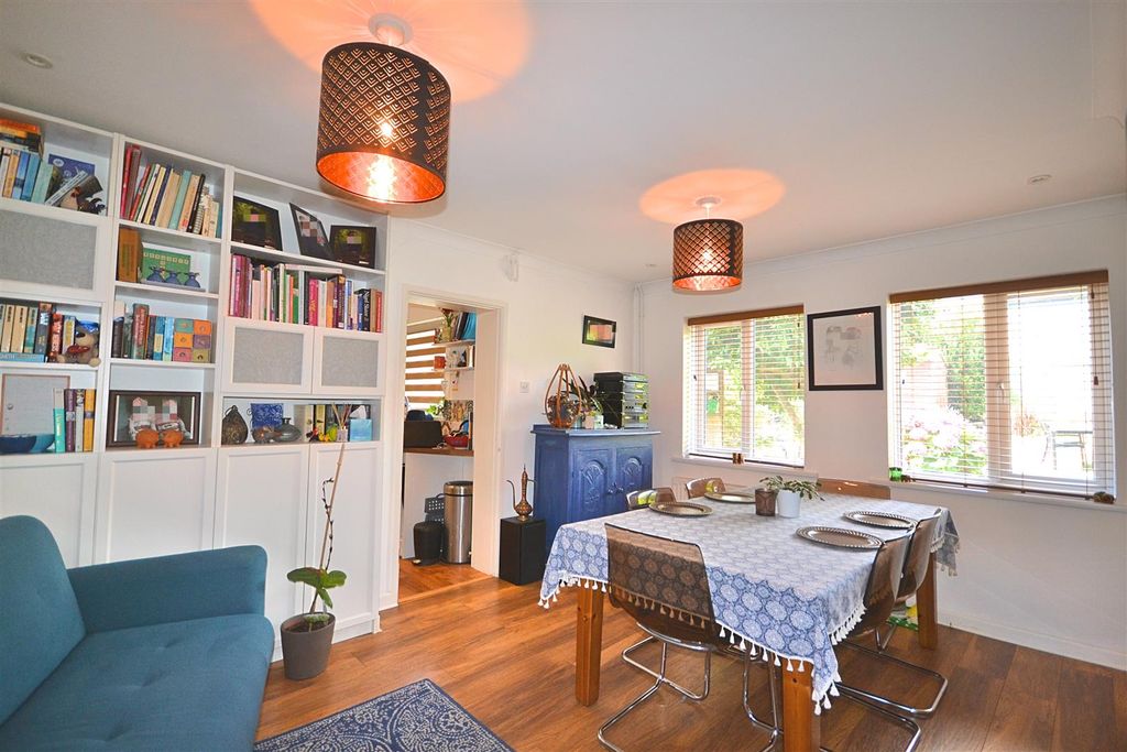 Property photo 2 of 30 10 (70).Png