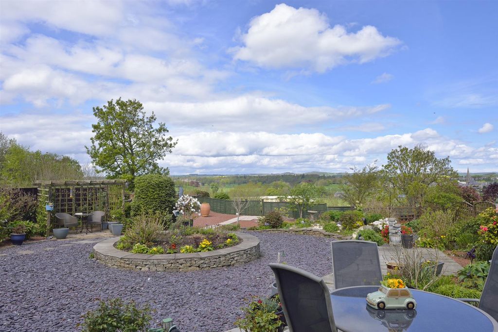 Property photo 2 of 23 Springwoodbank17-18 Copy.Jpg