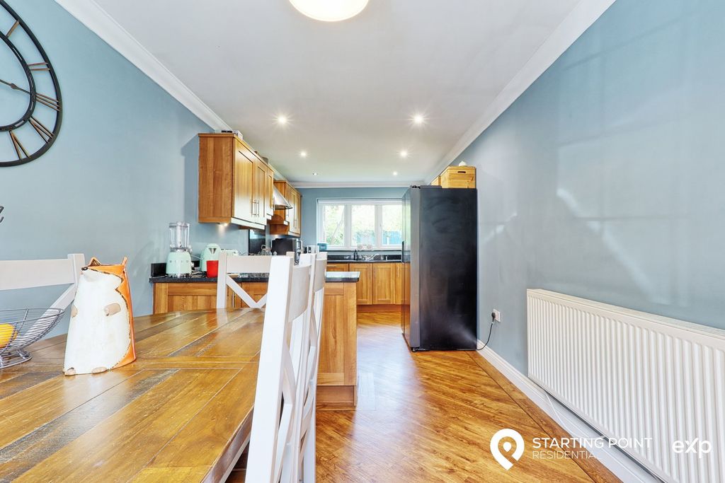 Property photo 3 of 37