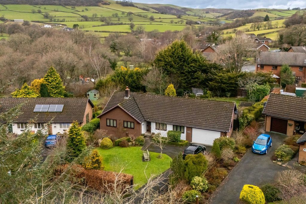 Property photo 1 of 55