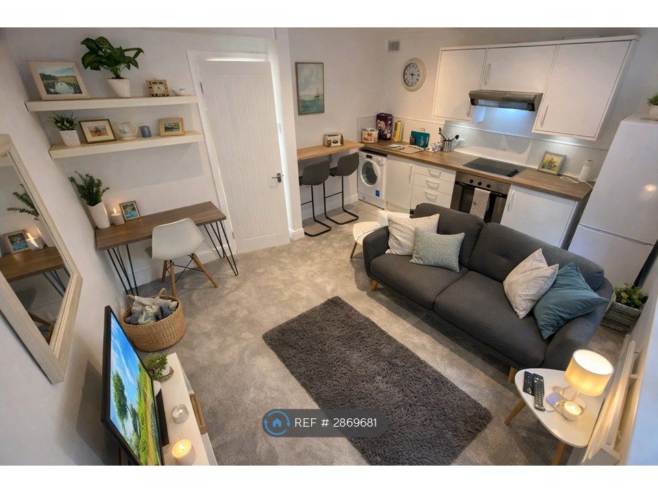 Property photo 2 of 34