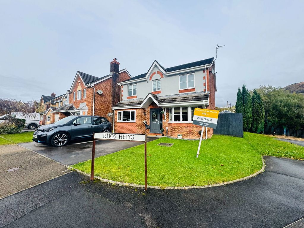 Property photo 1 of 40