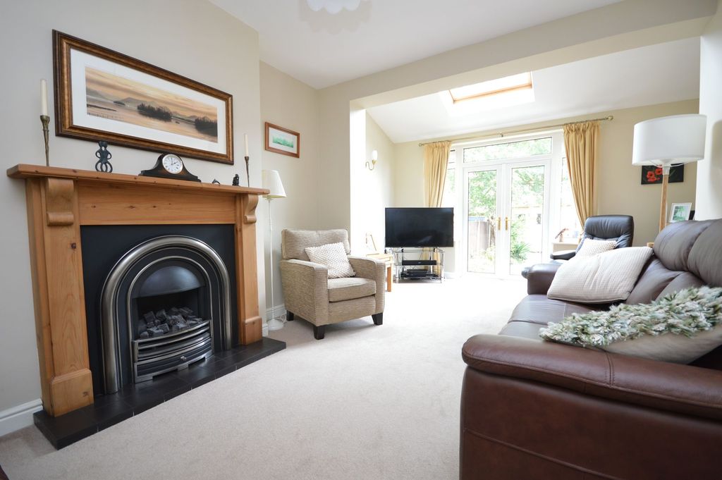 Property photo 3 of 33