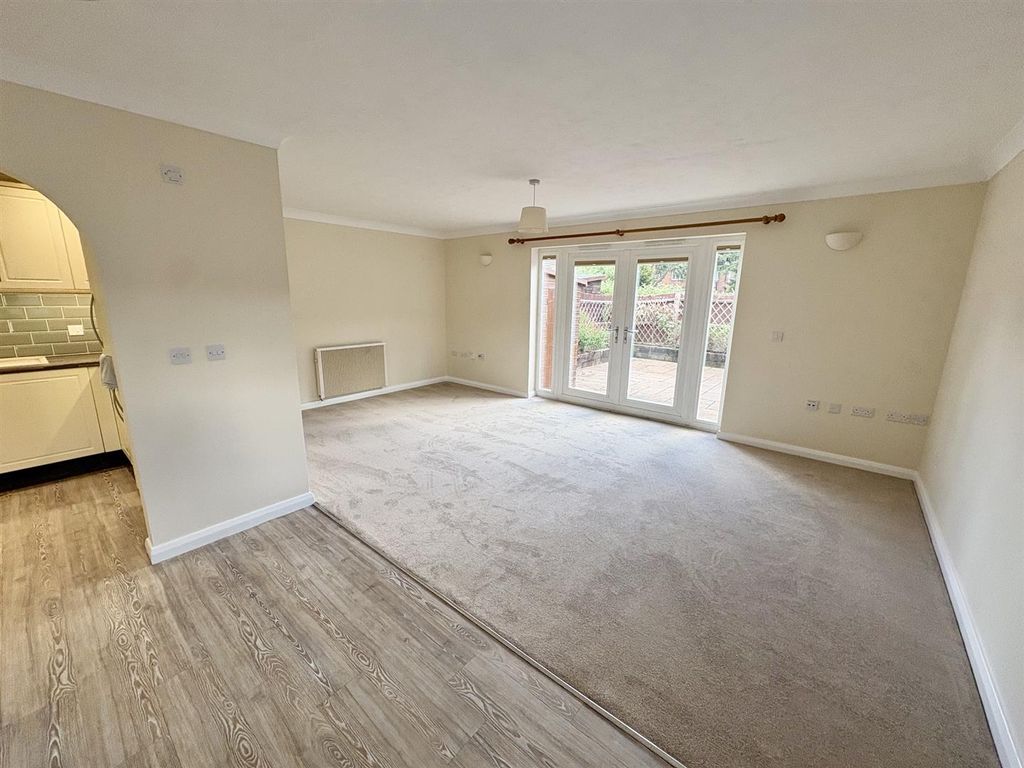 Property photo 3 of 9