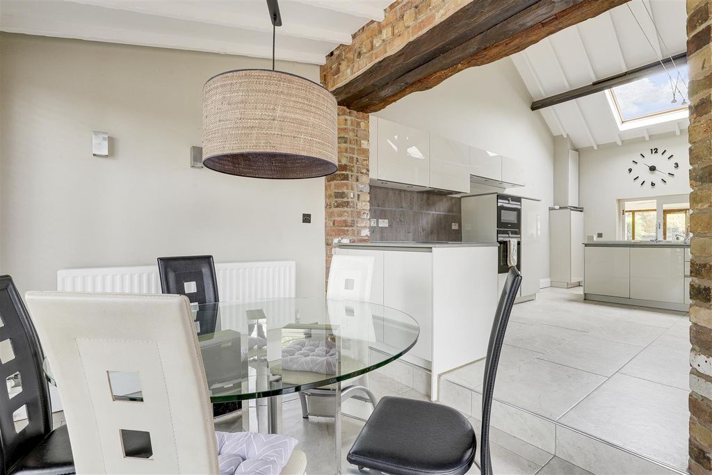 Property photo 3 of 30 16.Jpg