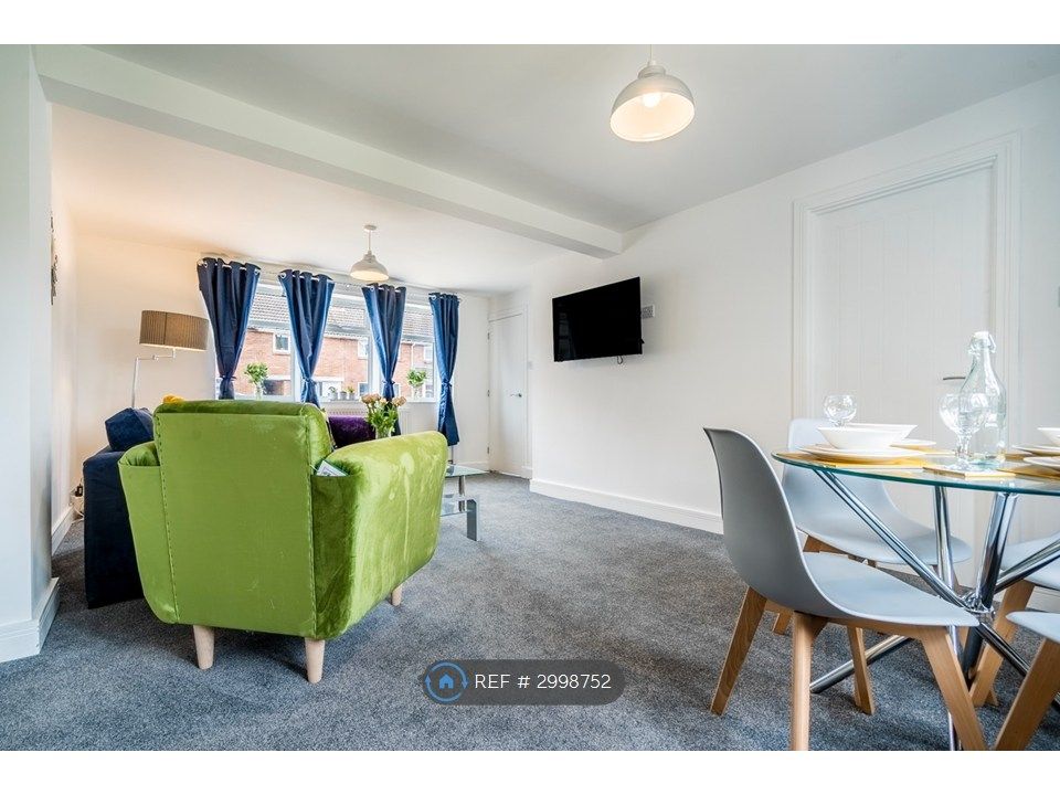Property photo 3 of 4 Lounge/Diner