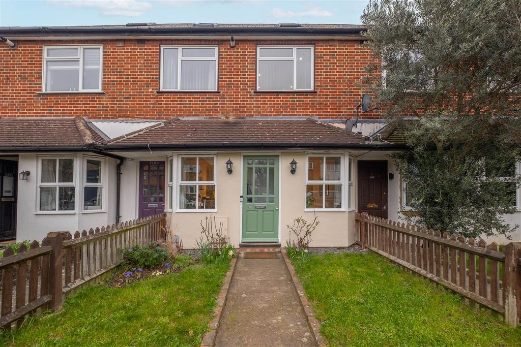 Property photo 1 of 20 128-Summer-Road-0004 Copy.Jpg