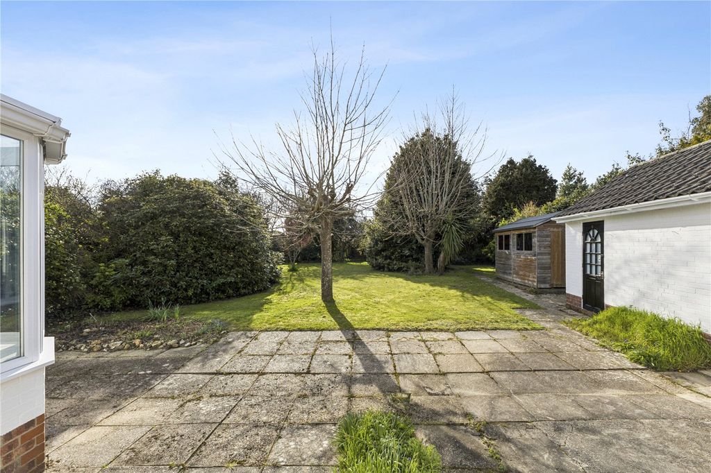 Property photo 3 of 18 Garden