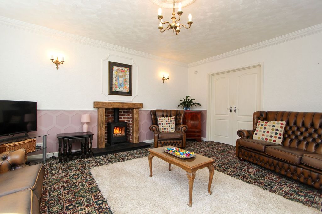 Property photo 2 of 22