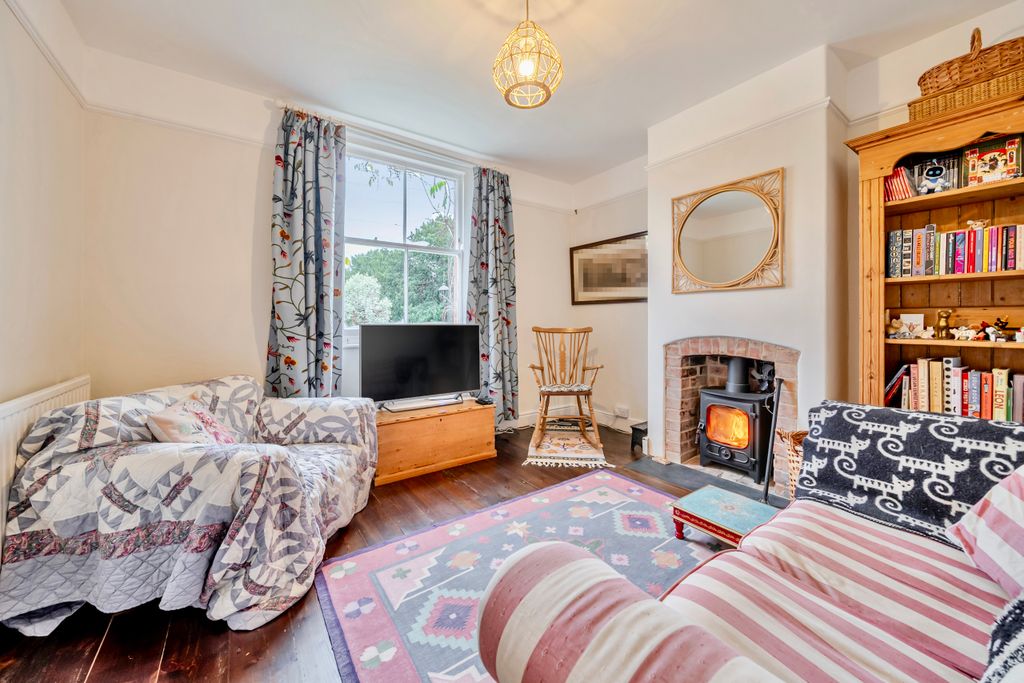 Property photo 2 of 20 Living Room