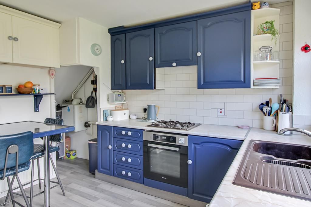 Property photo 3 of 20 Kitchen