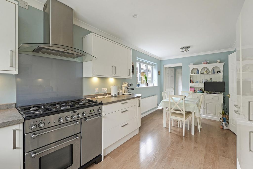 Property photo 2 of 21 65Roseleigh10.Jpg