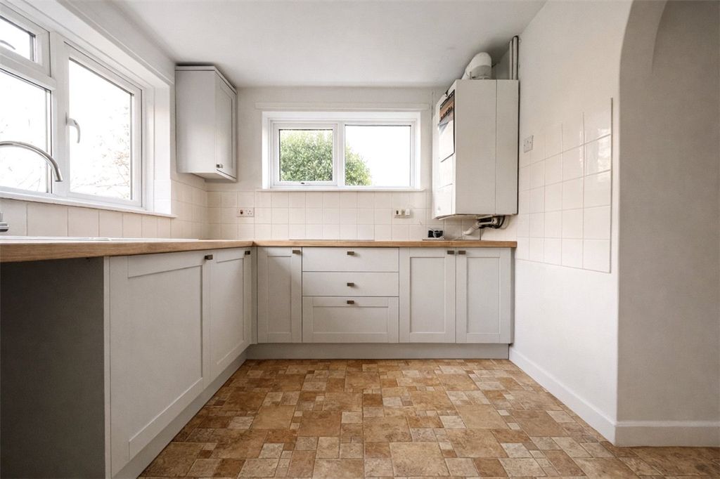 Property photo 2 of 9 Picture No. 27