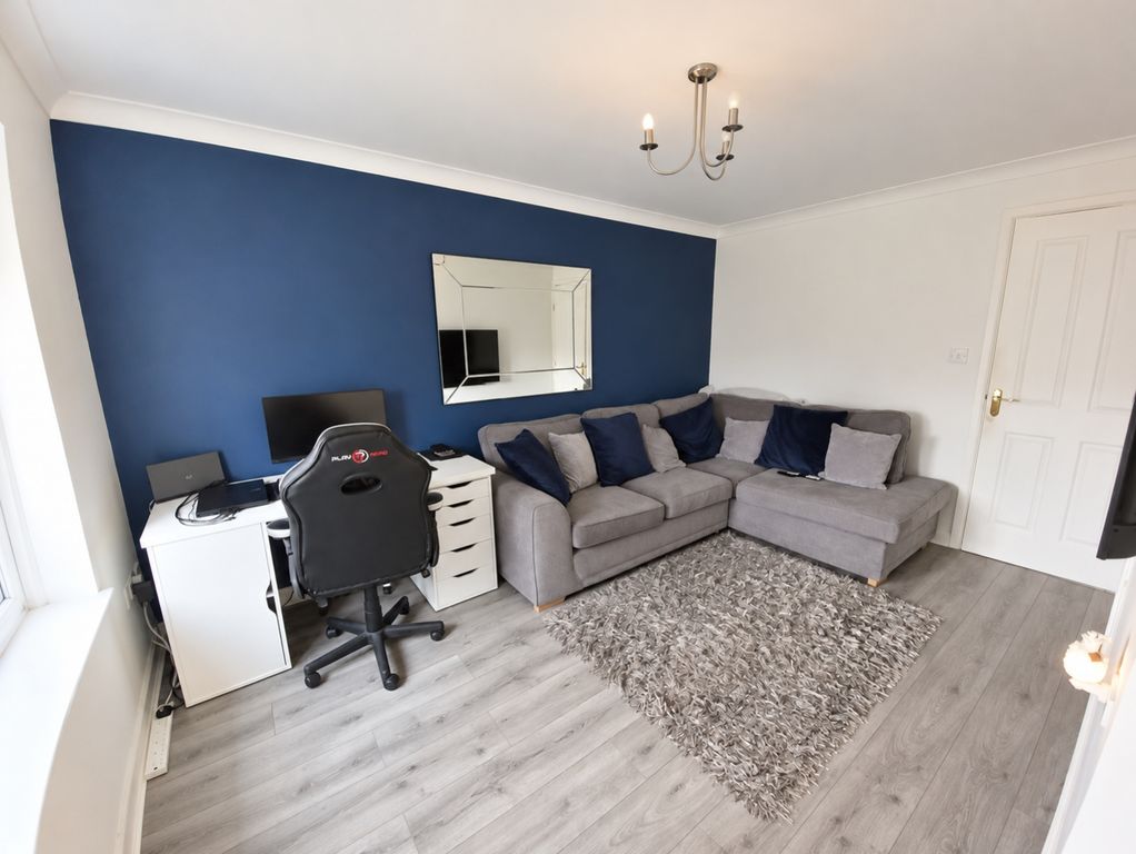 Property photo 2 of 11 Lounge