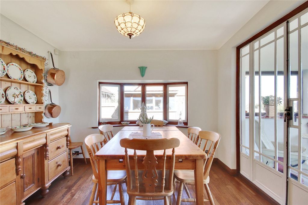 Property photo 3 of 20 Dining Room