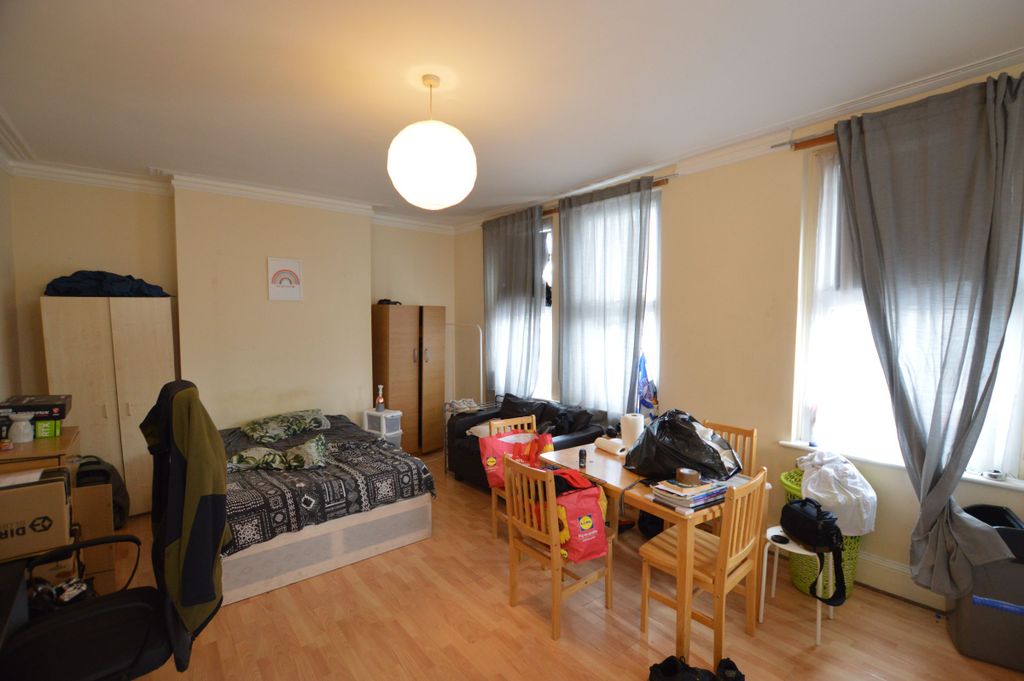 Property photo 2 of 3