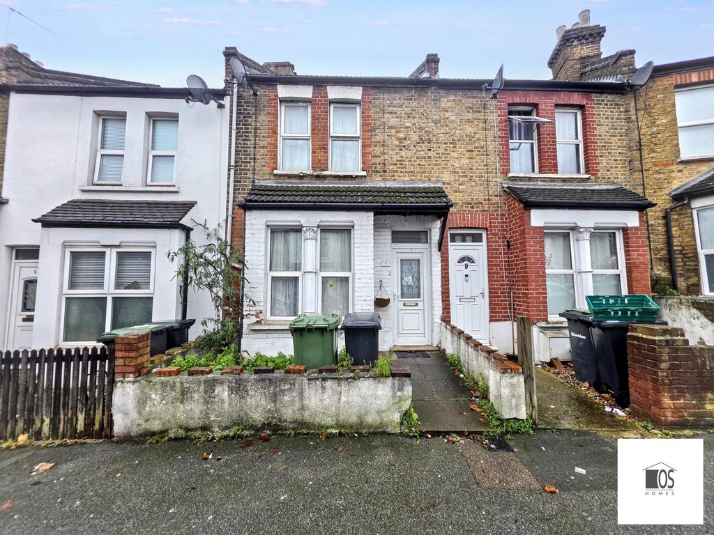 Property photo 1 of 18