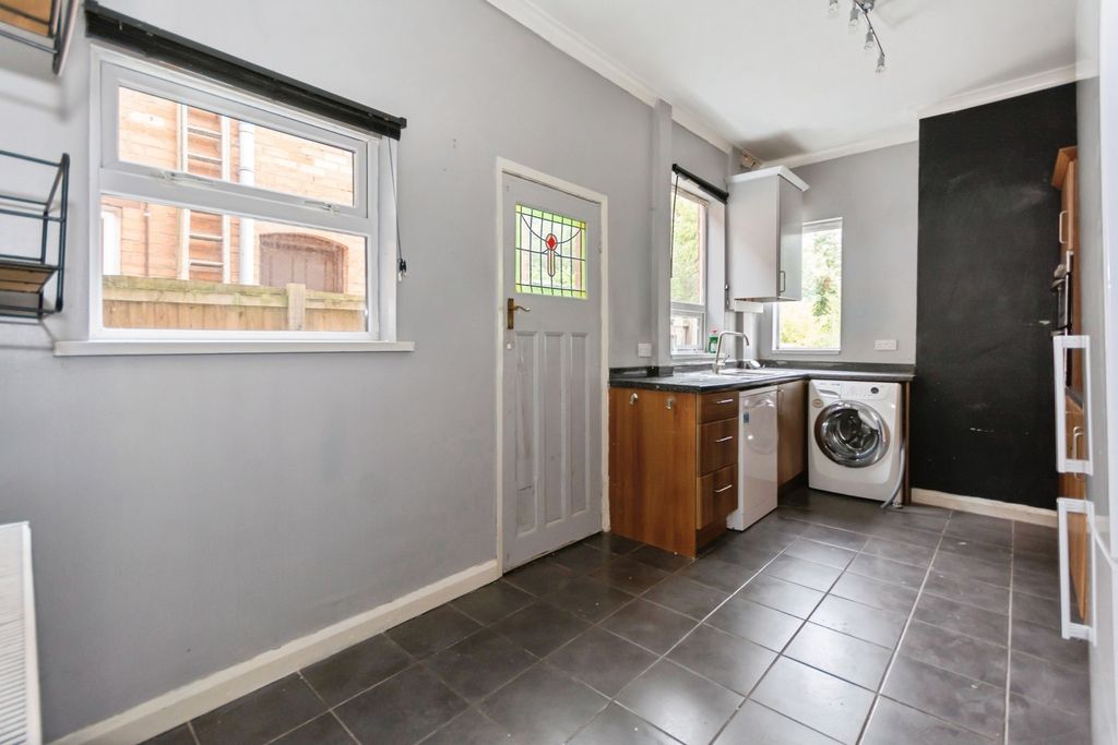 Property photo 3 of 17 Photo