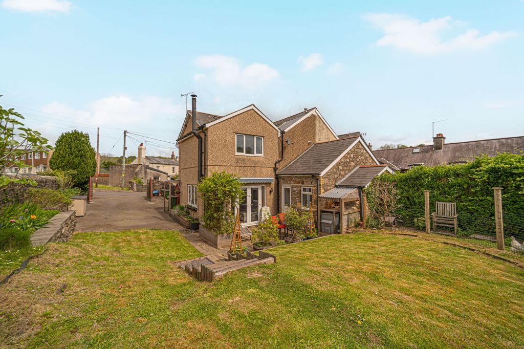 Property photo 1 of 43
