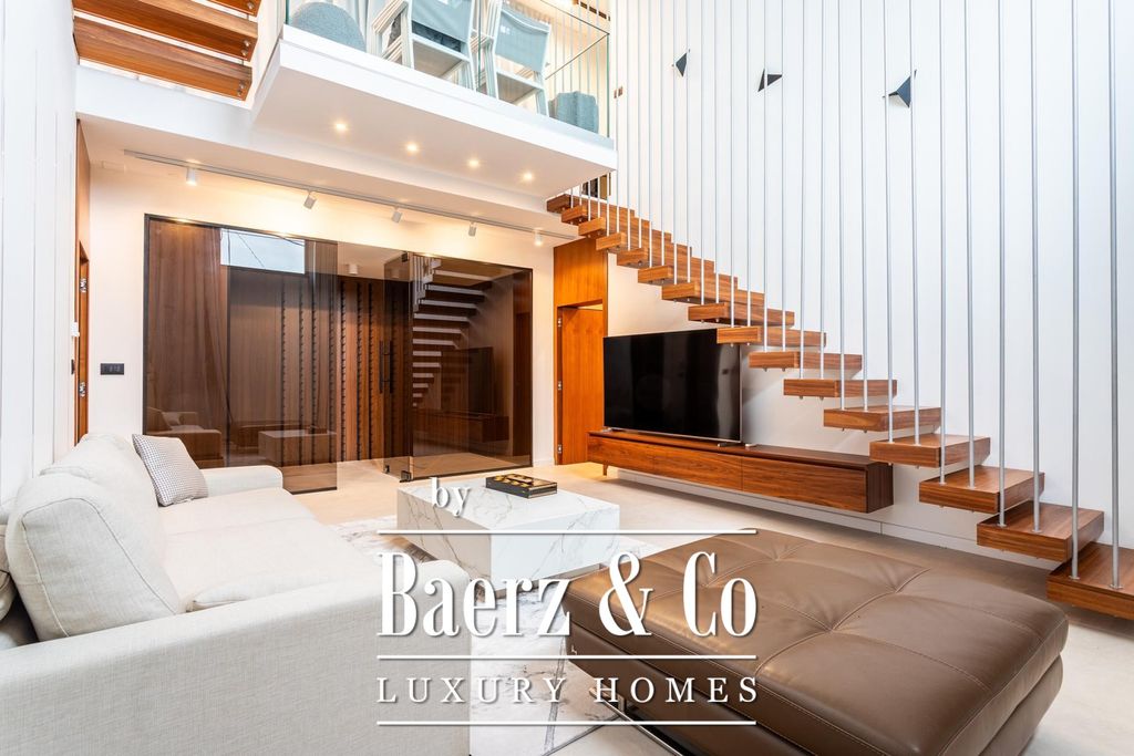 Property photo 2 of 35