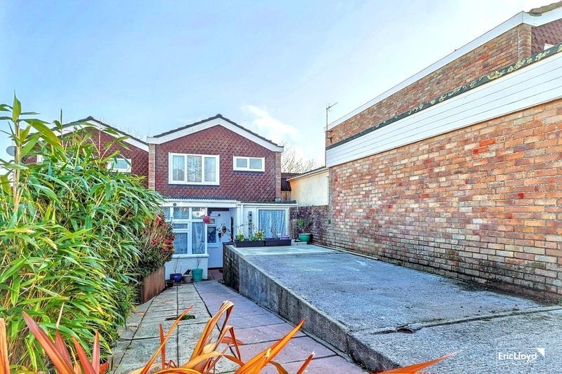 Property photo 1 of 15 Photo 17