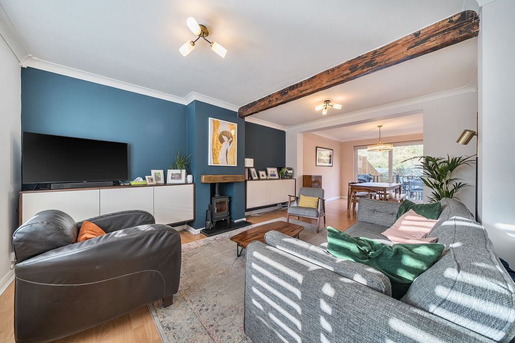 Property photo 2 of 21