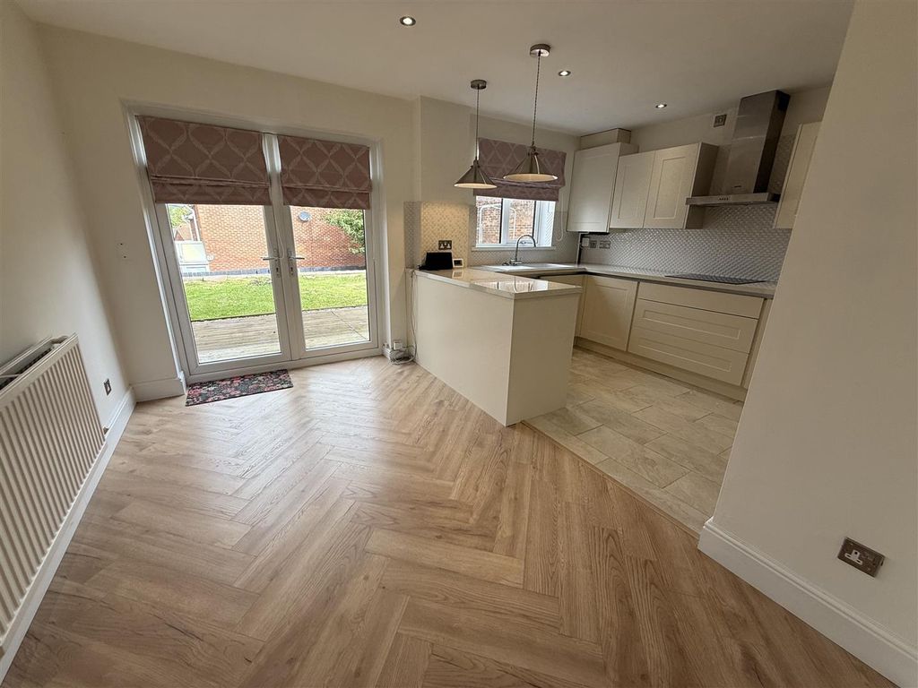 Property photo 3 of 34 Open Plan Dining Room Kitchen