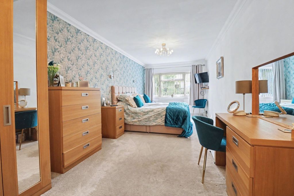 Additional image 10 of 4 bed detached bungalow for saleBotley Road, West End SO30