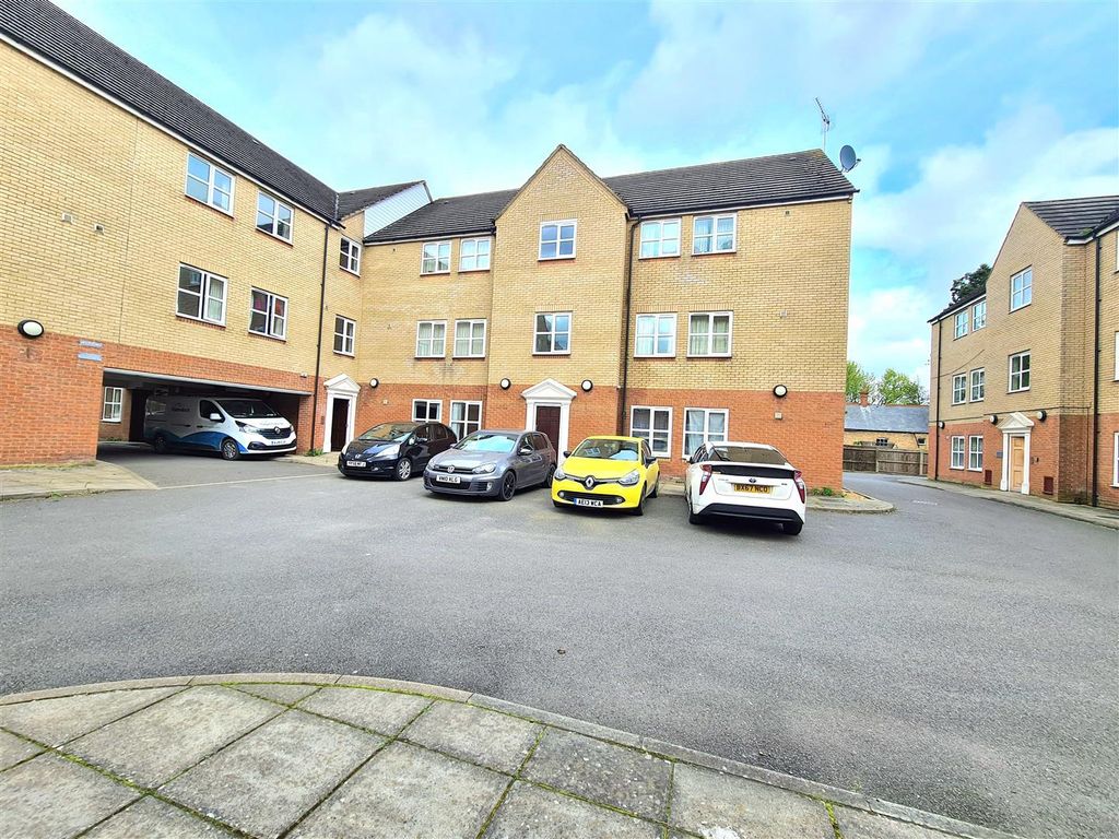 Property photo 1 of 7 Exterior - Flats 26 To 31.Jpg